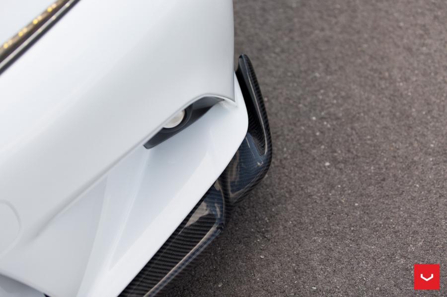 Детали экстерьера Lexus IS F on Vossen Wheels (VFS-10) 2017 года  (фото 29 из 72)